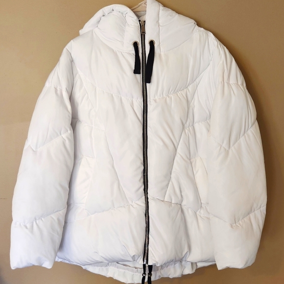 Free People Jackets & Blazers - Free People Snow White Puffer Coat. Women's Medium
